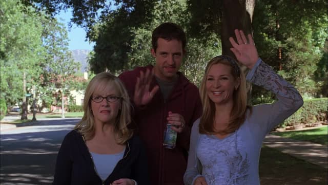 S02:E01 - Friends and Neighbors