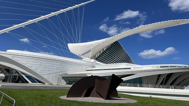 S05:E01 - The Milwaukee Art Museum: Milwaukee, WI