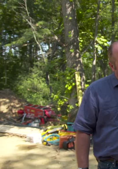 S37:E19 - North Shore Farmhouse: Truck in the New House poster