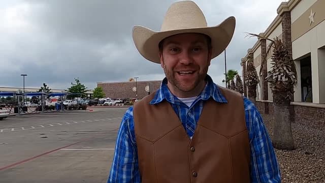 S01:E03 - Car Wash Fun at Buc-Ees