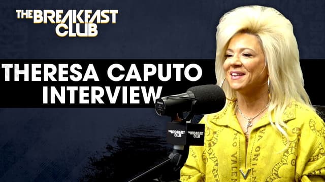 S01:É366 - S01:E366 - Theresa Caputo on the Afterlife, Aging Spirits, Non-Believers, New Show + More