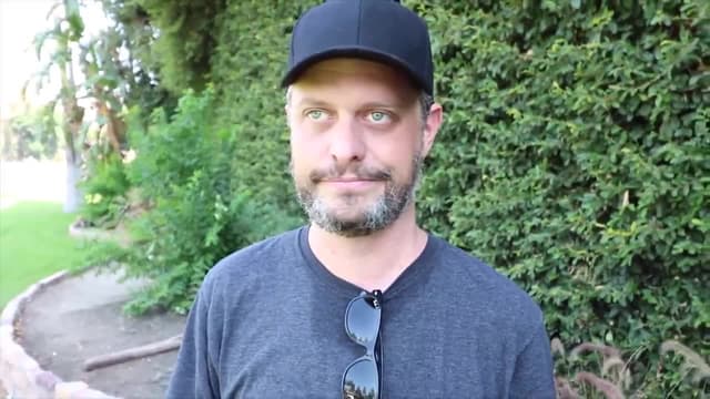 S01:E07 - The Disney Game Chasers