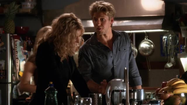 S01:E08 - Back of a Car