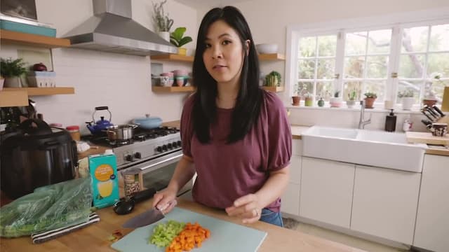 S01:E03 - Instant Pot Pasta Soup Recipe