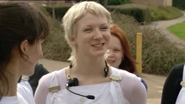 S01:E10 - Milton Keynes