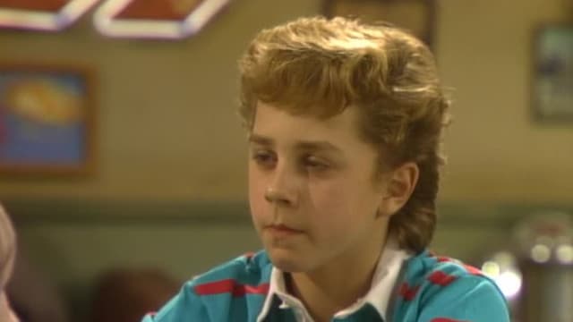 S01:E22 - Friend of the Family