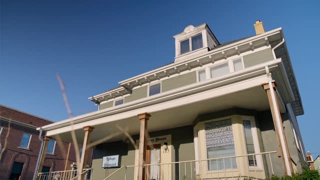 S01:E10 - Hamilton House (Pt. 1)