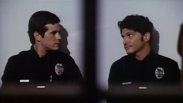 S04:E04 - The Other Side of the Badge