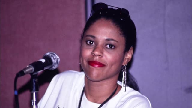 S10:E16 - Crystal Waters