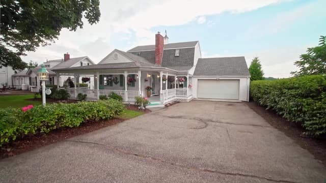 S08:E05 - Cottage on the RI Coast