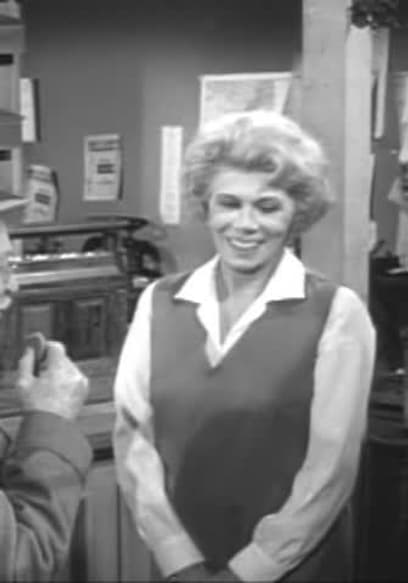 S01:E18 - Hooterville vs. Hollywood poster