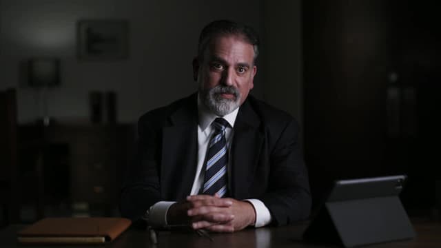 S01:E02 - The Real Jail Wives