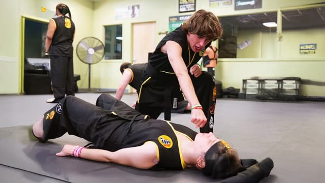 S01:E05 - Cobra Kai Prank