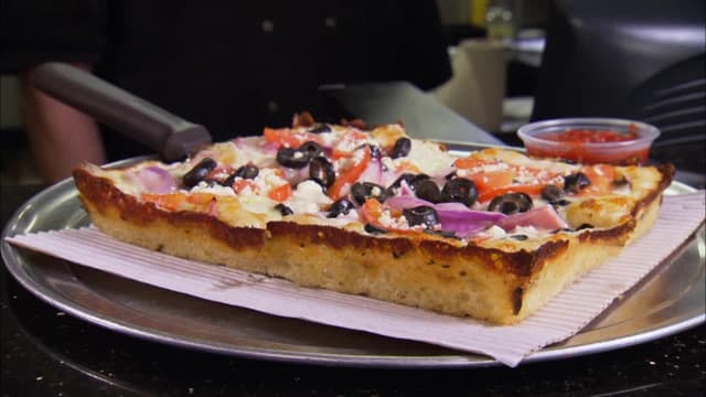 S04:E07 - Kenzington Burger Bar