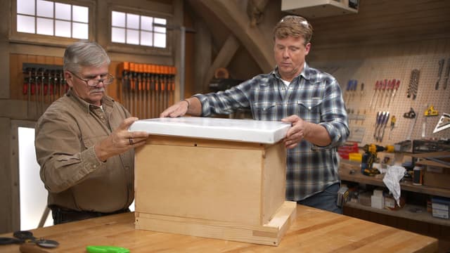 S20:E26 - Outdoor Vinyl Fence, Beehive