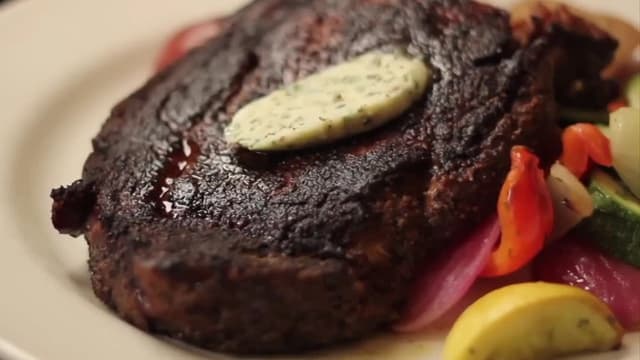 S01:E02 - Famous Texas Faves