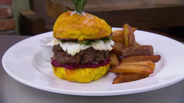 S05:E23 - Dublin Edition: Boxty House, L. Mulligan Grocer, the Oar House