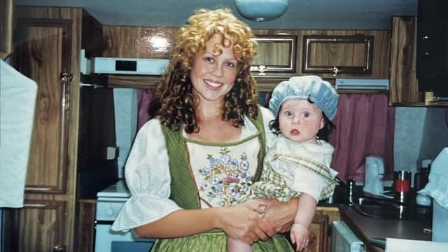 S01:E02 - Finding the Fellowship