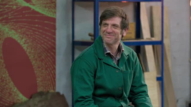 S01:E10 - Middle East Fabric / Games Consoles / Wheelbarrow / G'father Clock