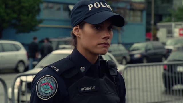 S02:E01 - Butterflies