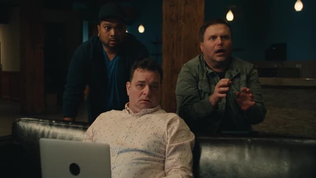 S15:E01 - Room Tone / Bellevue Bob