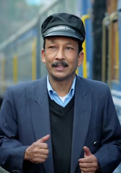 S01:E04 - Darjeeling Himalayan Railway poster
