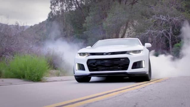 S08:E05 - Camaro ZL1 vs. Mustang GT350R