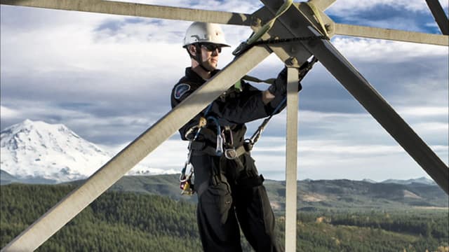 S16:E03 - Ropes and Chains