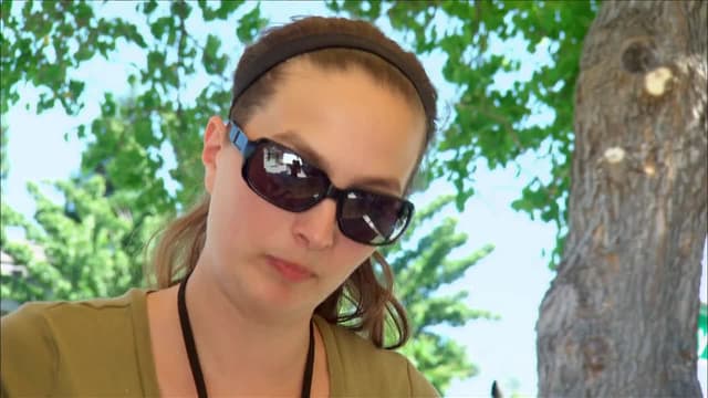 S04:E02 - 1940s Glam Spa Bath