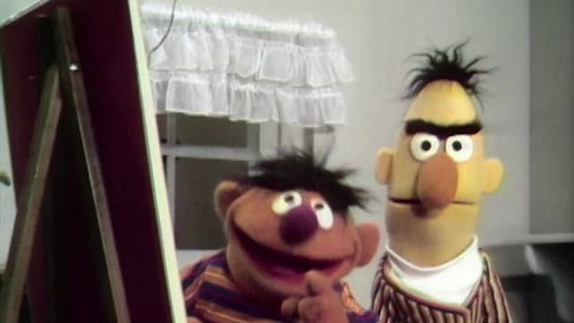 S01:E123 - Big Bird Draws Letter Rs