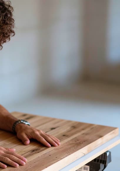 Affiche de S01:E03 - Turning a Free Pallet Into a $1,200 Desk