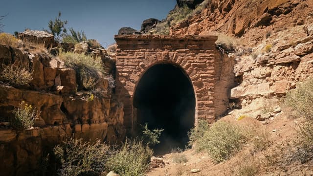 S01:E16 - Exploring an Abandoned Railroad and the Johnson Canyon Tunnel