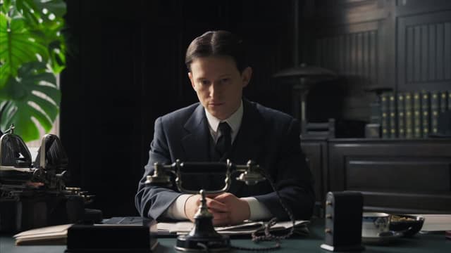 S01:E04 - Bureau