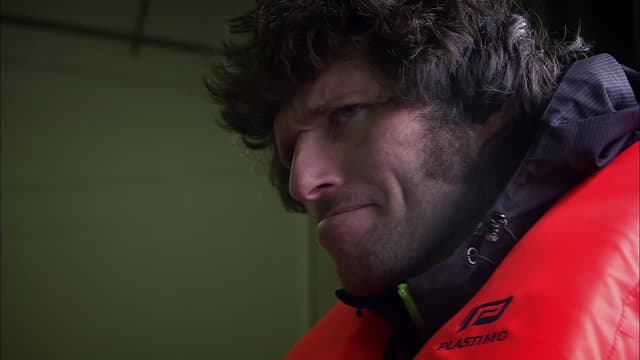 S03:E03 - Hydrofoil