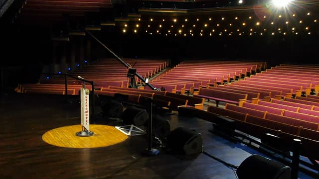 S01:E10 - Opry