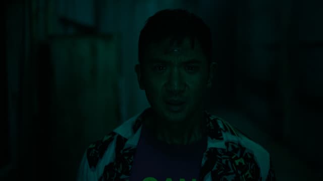 S01:E04 - Through the Looking Glass