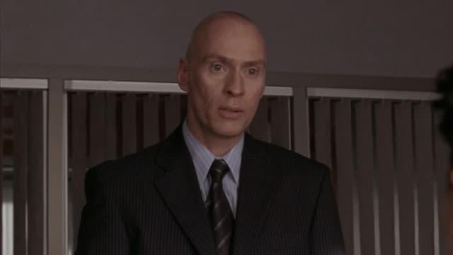 S02:E01 - A Man Escapes