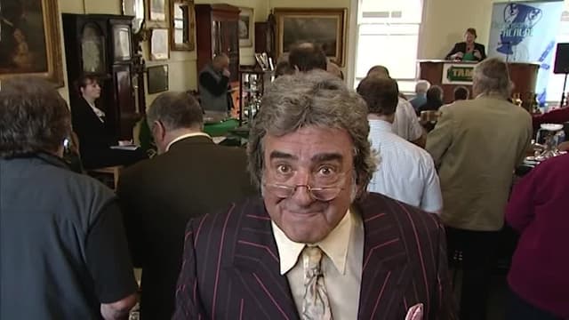 S03:E08 - Glastonbury 1