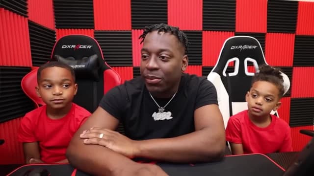 S02:E03 - Try Not to Laugh TikTok Challenge