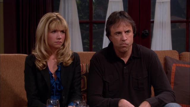 S03:E08 - The Perfect Couple