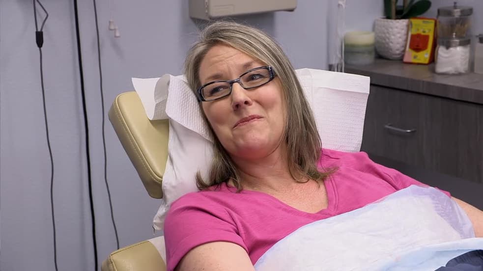 Watch Dr. Pimple Popper S02:E01 - Nose No Bounds - Free TV Shows | Tubi