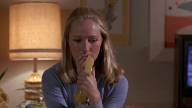 S02:E03 - Paradise Mall