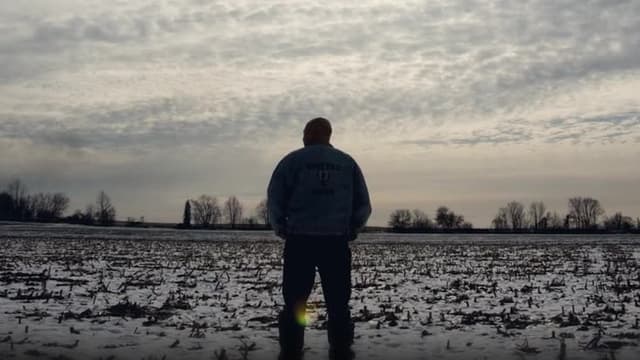 S03:E02 - The Creepy Quandary of Who Put Bella in the Wych Elm