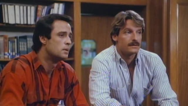 S03:E10 - The Play's the Thing