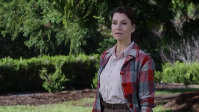 S05:E03 - All That Glitters