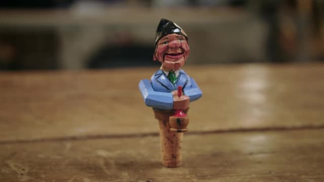 S05:E15 - Peddle Scooter, Powder Box, Bottle Stopper
