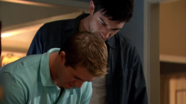 S03:E05 - We Are Family