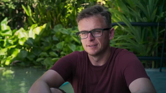 S05:E01 - Thailand