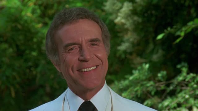 S03:E01 - The Cheerleaders / Marooned