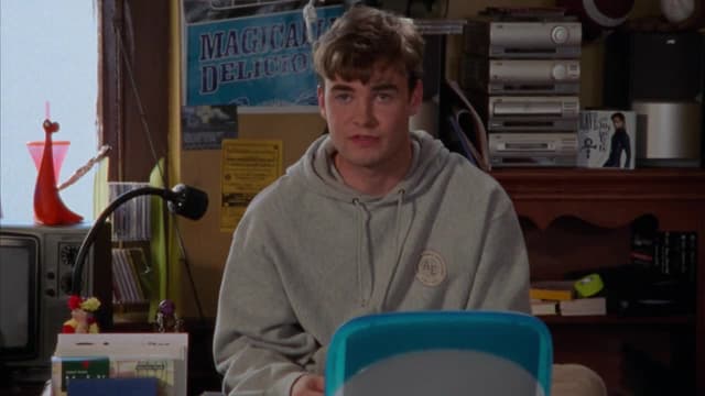 S03:E310 - S03:E10 - First Encounters of the Close Kind